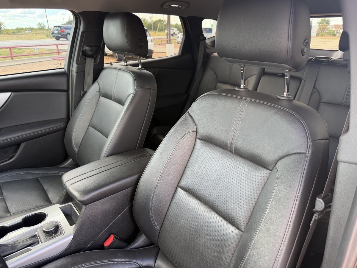 Used 2020 Chevrolet Blazer LT w/ Sound & Technology Package AWD/4WD image 14