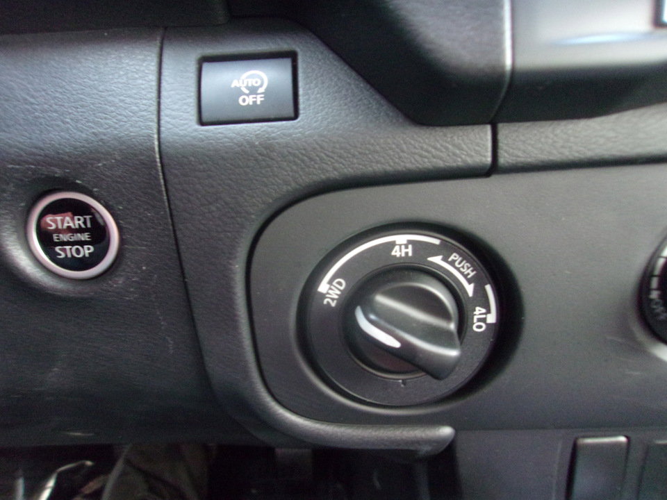 Used 2025 Nissan Frontier SV AWD/4WD image 23