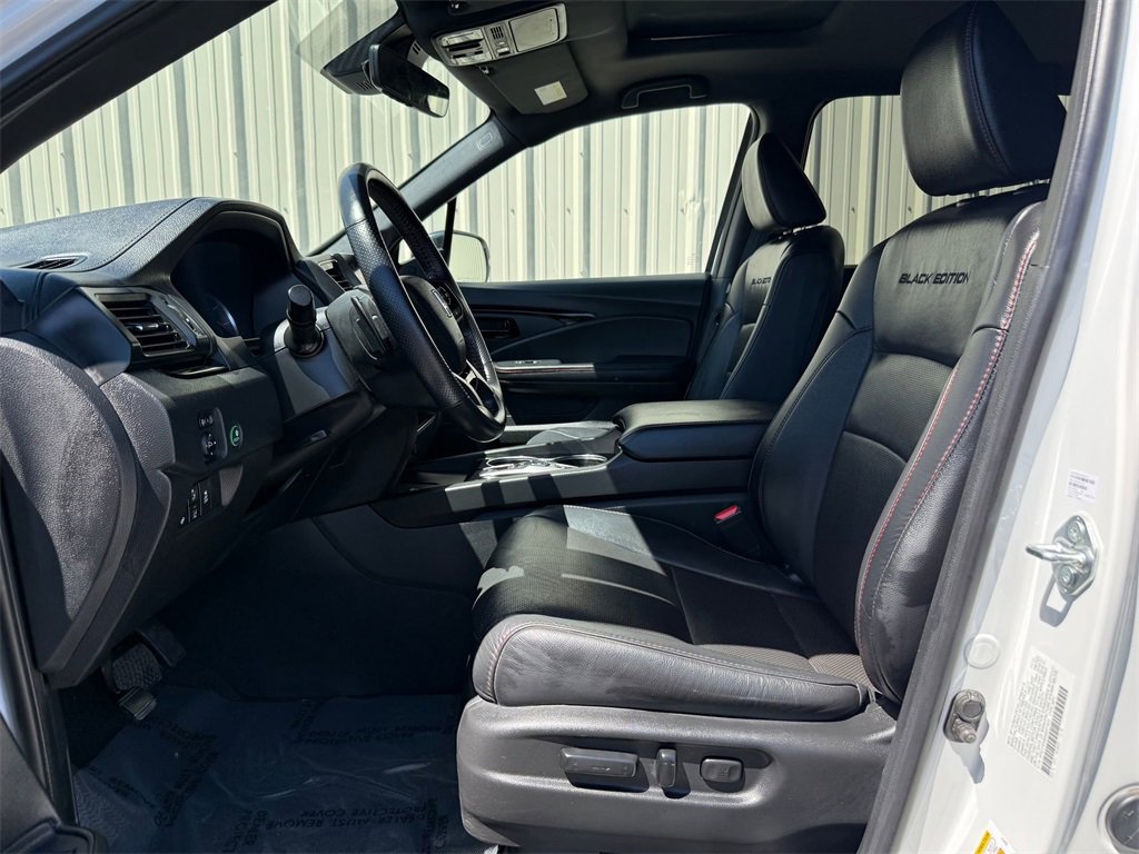Used 2024 Honda Passport Black Edition image 14