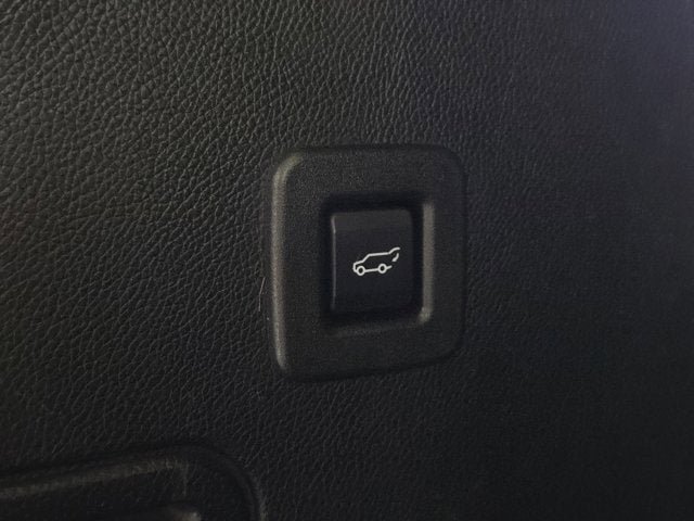 Used 2015 Ford Expedition EL XLT w/ Equipment Group 202A AWD/4WD image 21