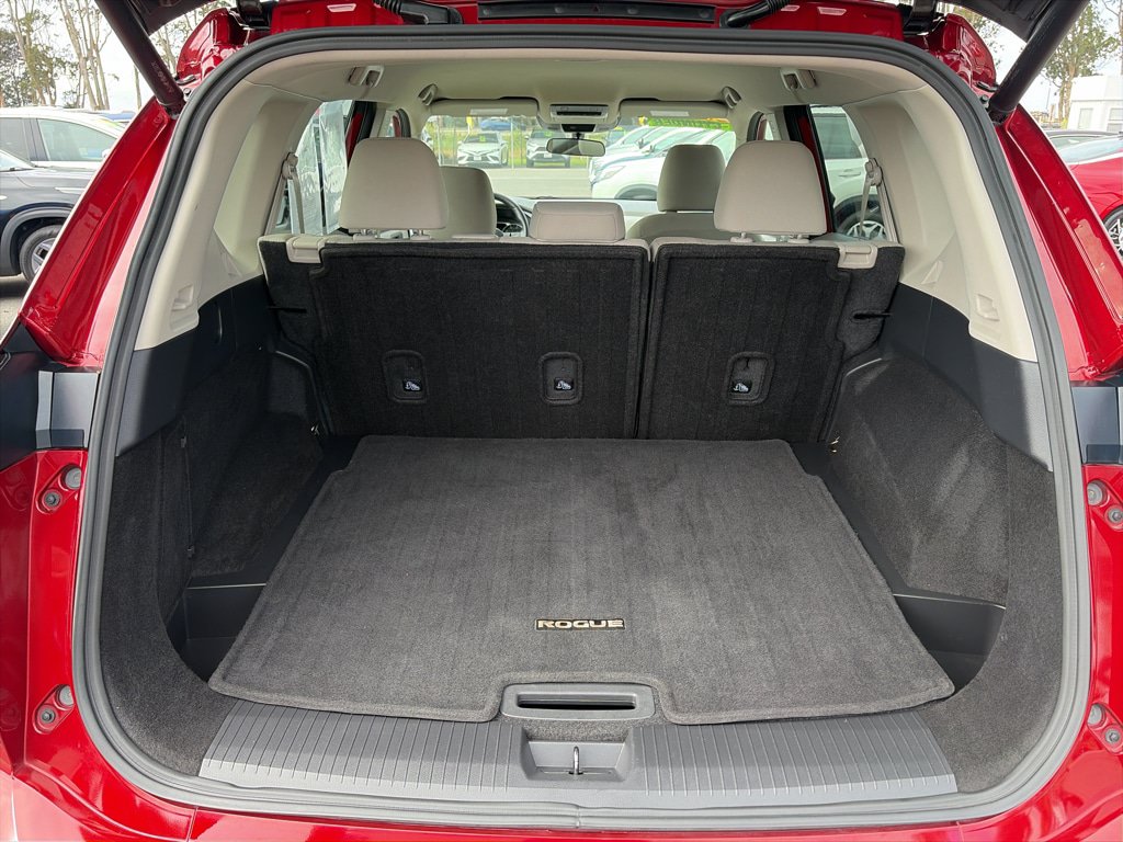 Used 2025 Nissan Rogue SV AWD/4WD image 16