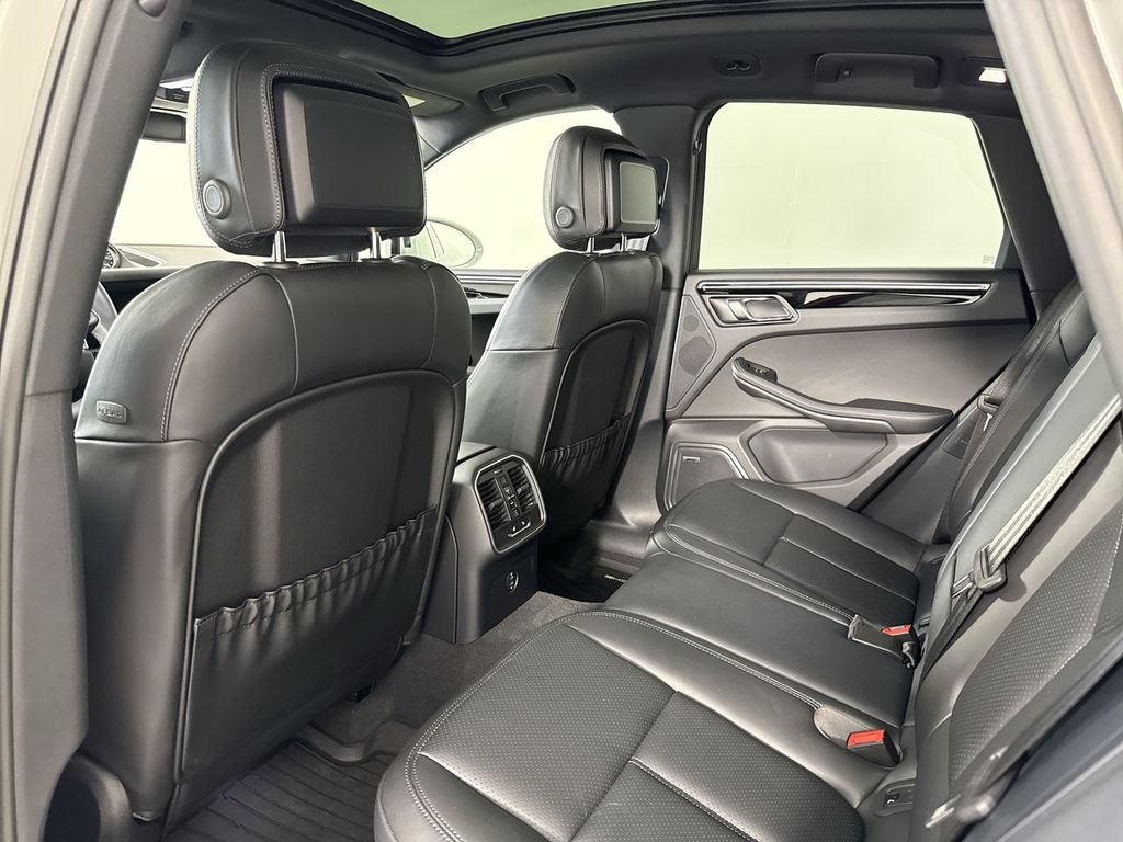Certified 2025 Porsche Macan S AWD/4WD image 25