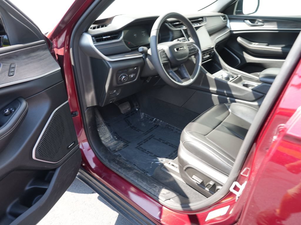 Used 2024 Jeep Grand Cherokee Limited 4xe AWD/4WD image 13