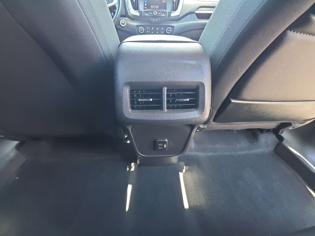 Used 2024 GMC Terrain SLE image 22