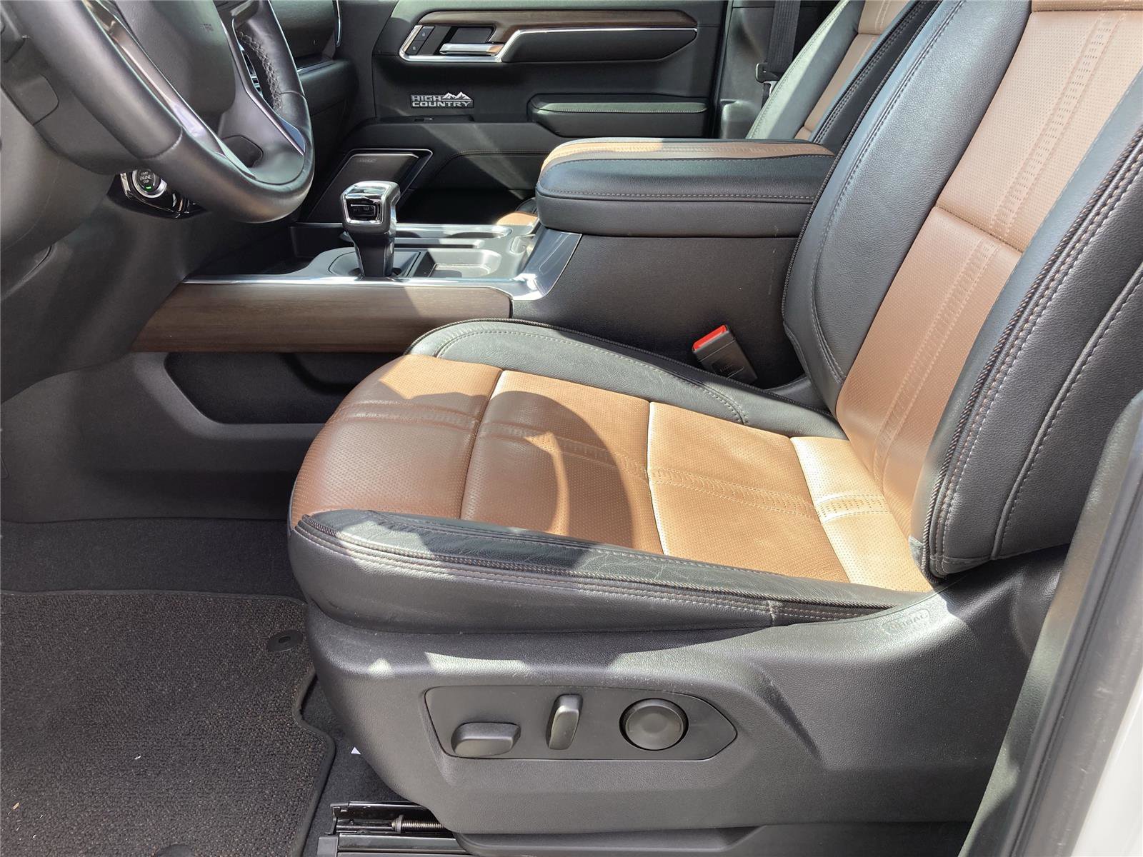 Used 2024 Chevrolet Silverado 1500 High Country w/ Technology Package image 25