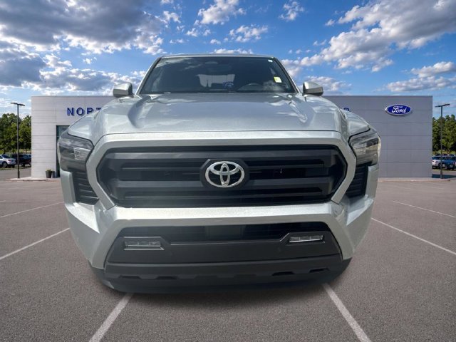 Used 2024 Toyota Tacoma SR5 w/ SR5 Upgrade Package AWD/4WD image 4