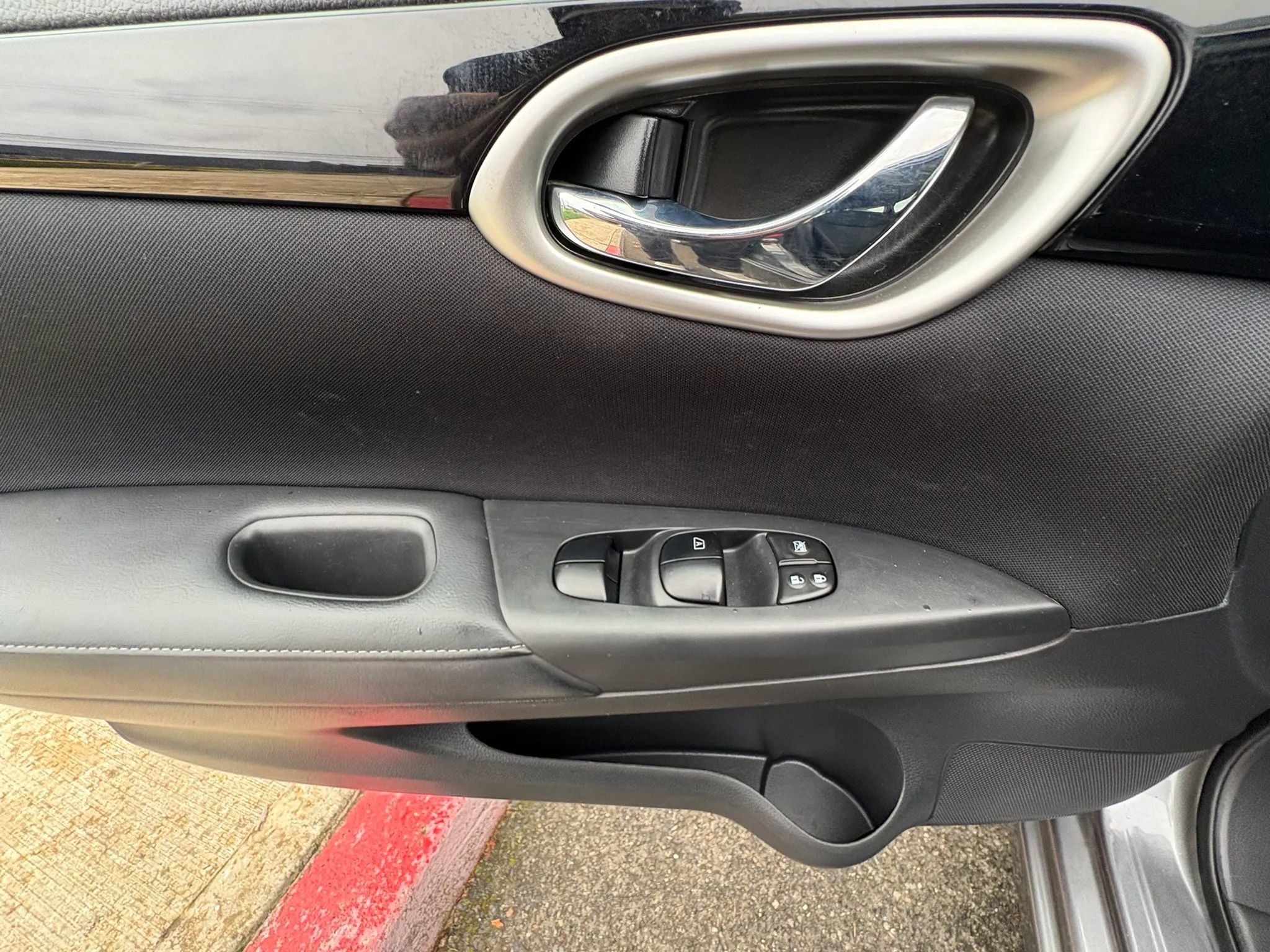 Used 2016 Nissan Sentra SV image 15