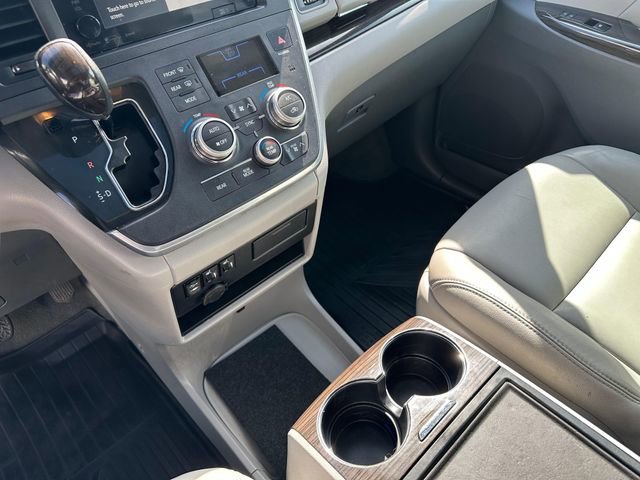 Used 2017 Toyota Sienna XLE w/ XLE Navigation Package AWD/4WD image 14