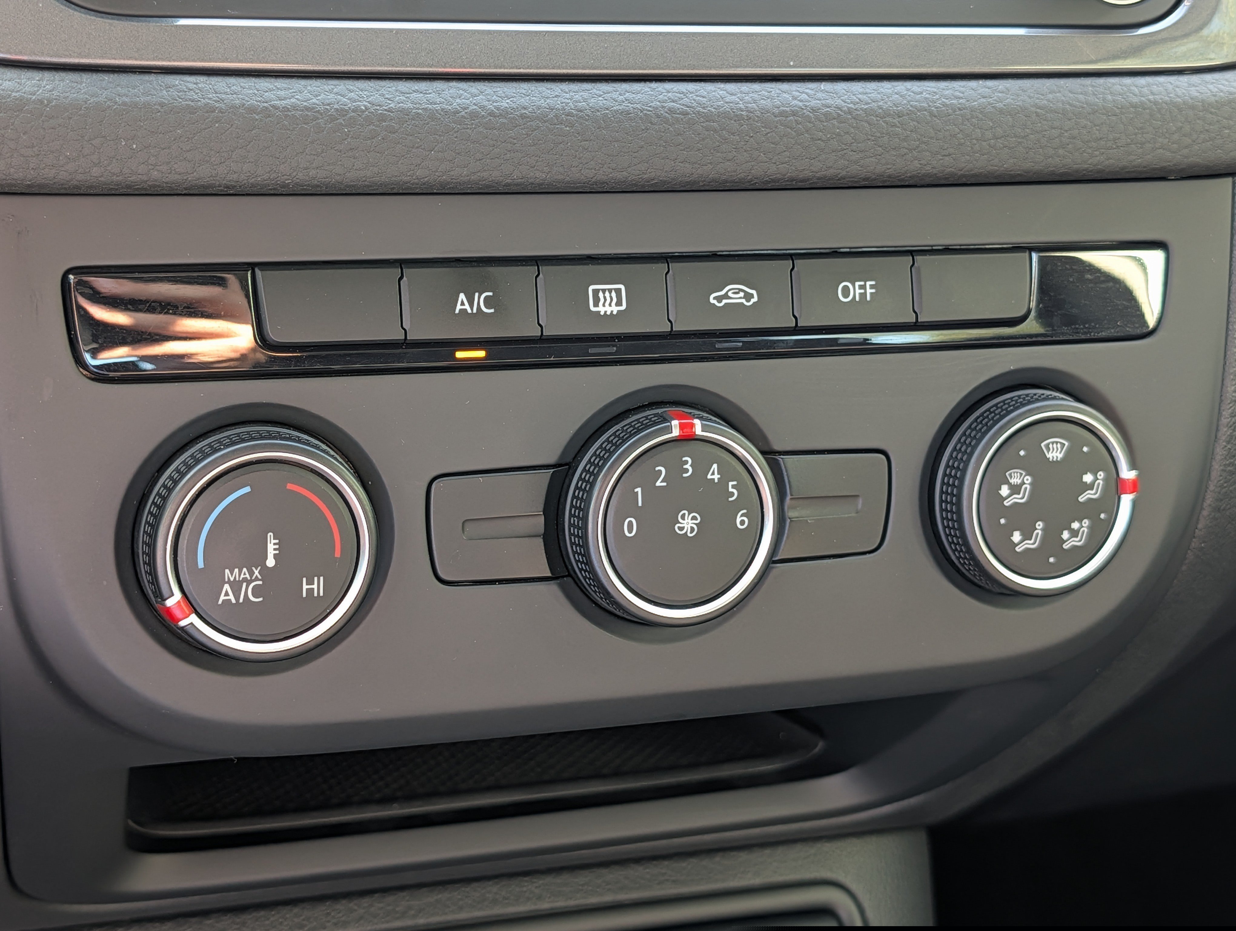 Used 2018 Volkswagen Tiguan Limited AWD/4WD image 23