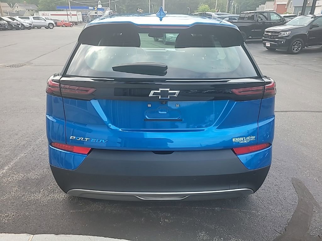 Certified 2023 Chevrolet Bolt EUV LT w/ Convenience Package image 4