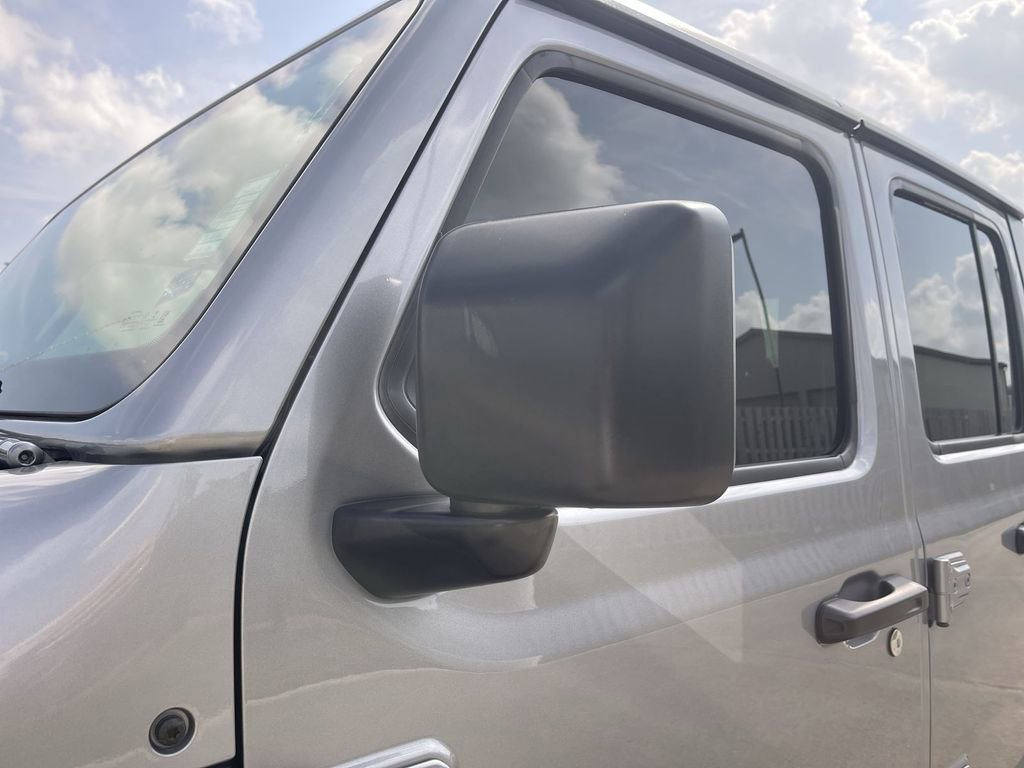 Used 2021 Jeep Gladiator Mojave AWD/4WD image 12
