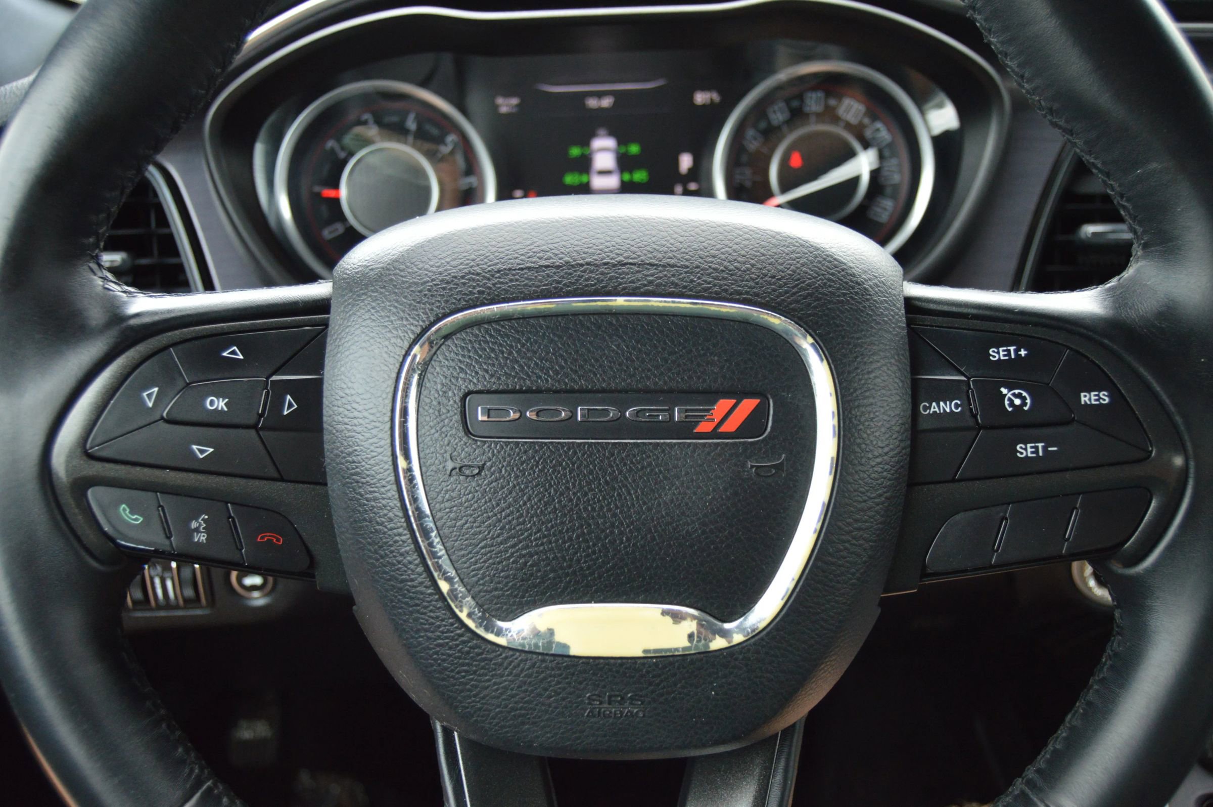 Used 2015 Dodge Challenger SXT image 14