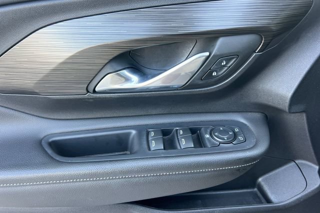 Used 2023 GMC Terrain SLE w/ Elevation Edition image 11