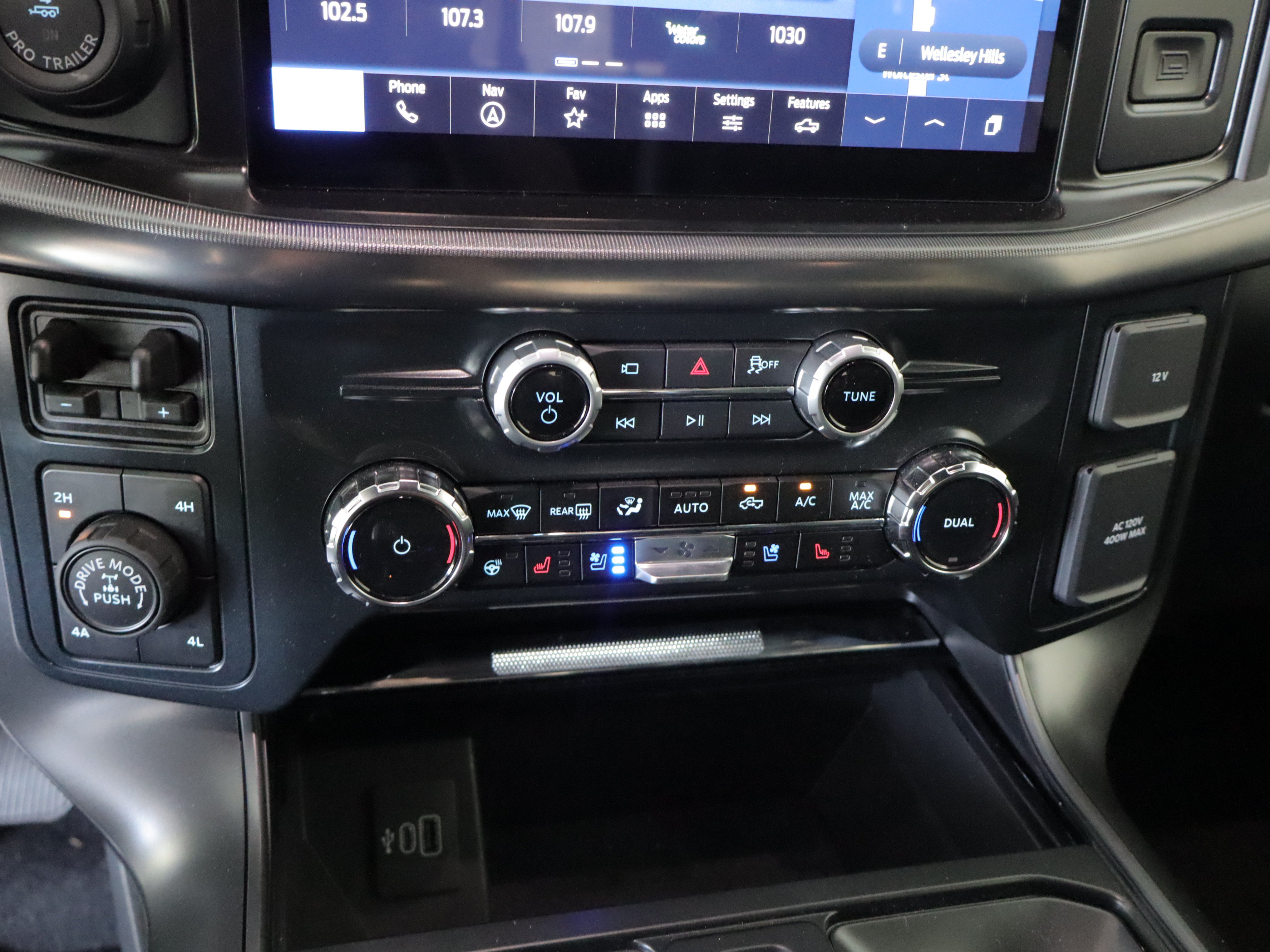 Used 2026 Ford F150 Lariat w/ Equipment Group 501A Mid AWD/4WD image 17
