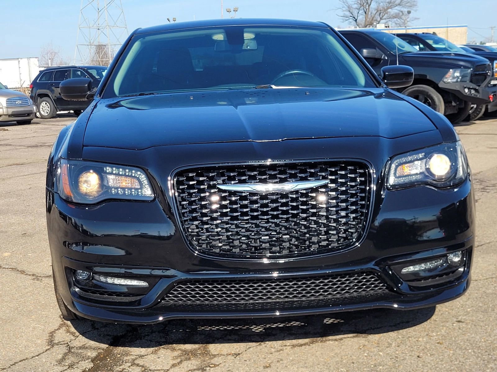 Used 2019 Chrysler 300 Touring w/ Sport Appearance Package image 18