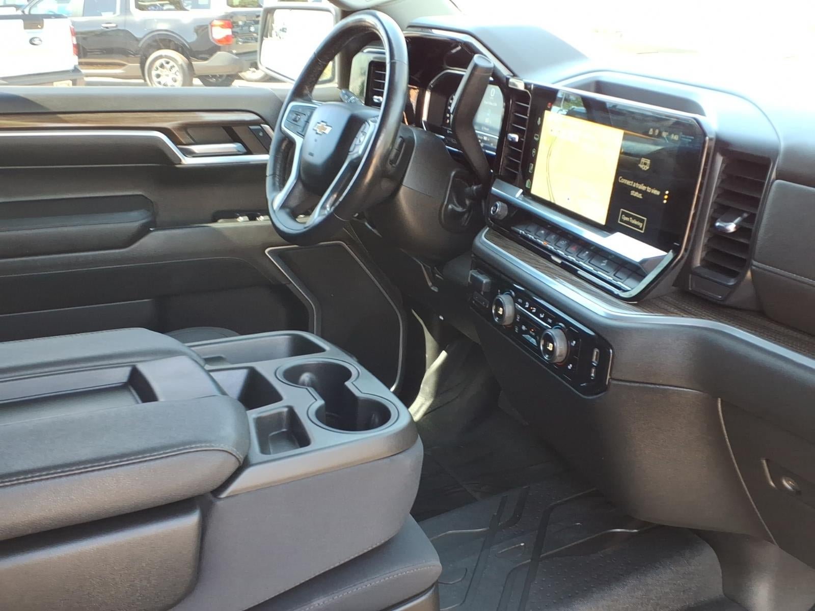 Used 2022 Chevrolet Silverado 1500 LT w/ Z71 Off-Road Package AWD/4WD image 10