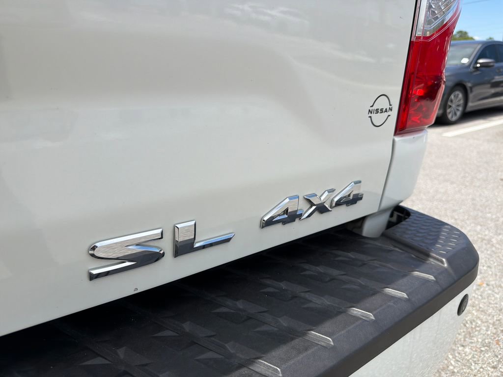 Used 2018 Nissan Titan SL AWD/4WD image 10