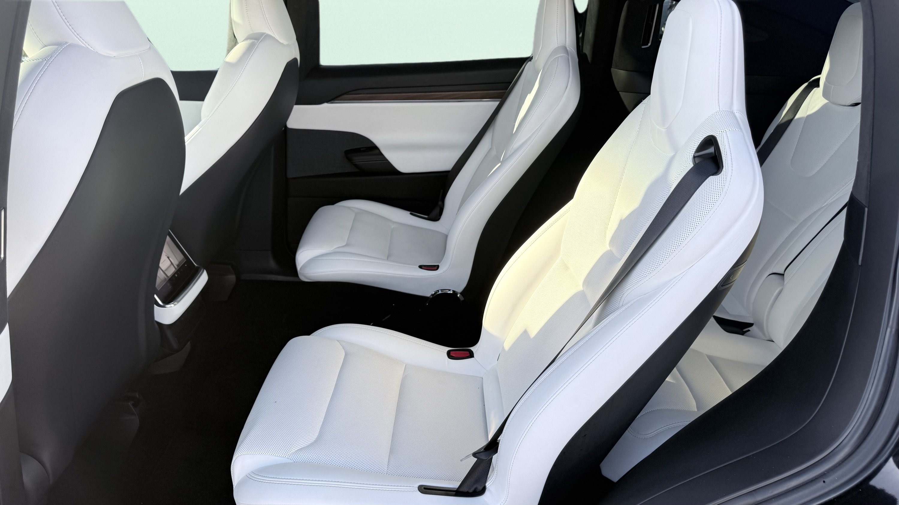 Used 2023 Tesla Model X AWD/4WD image 5
