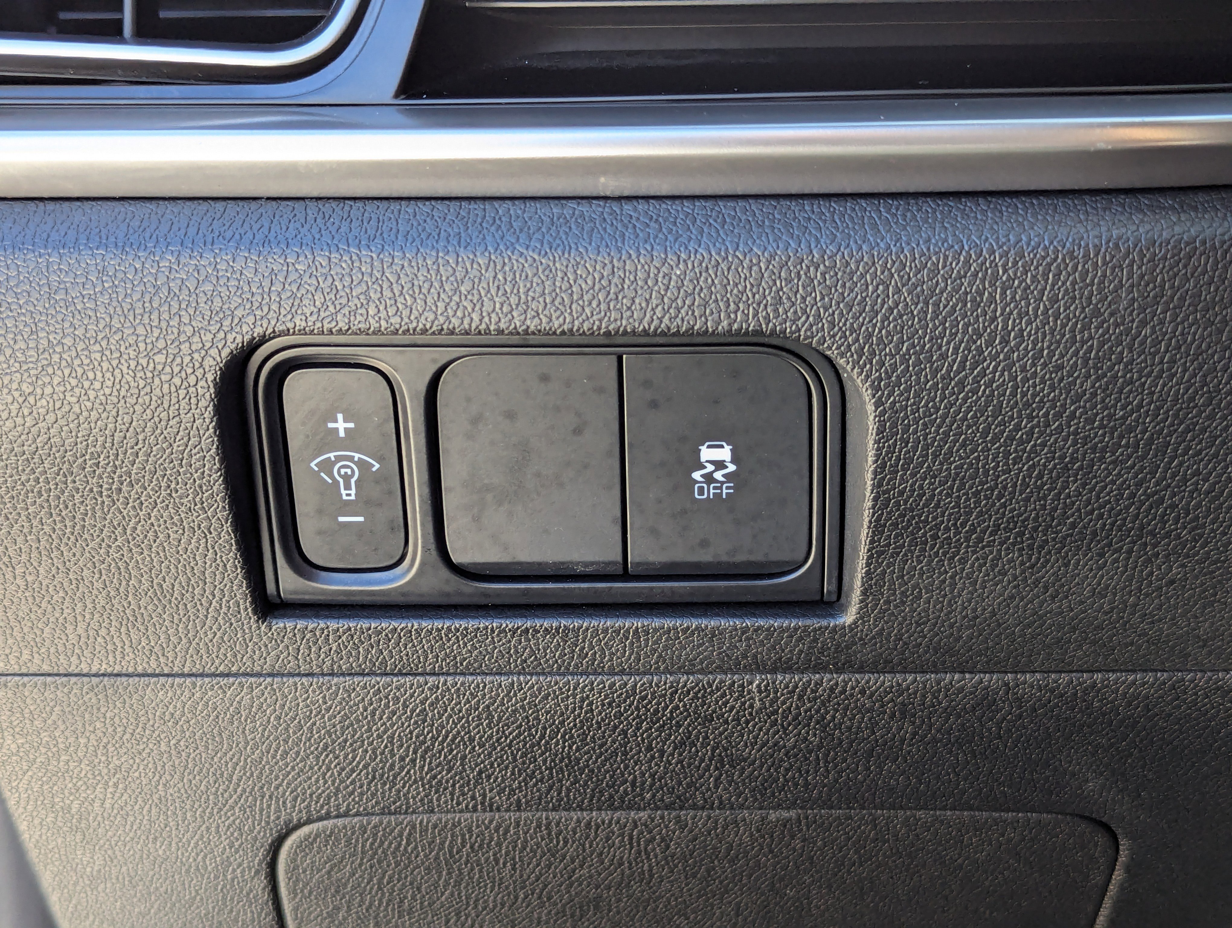 Certified 2025 Kia Sorento LX image 27