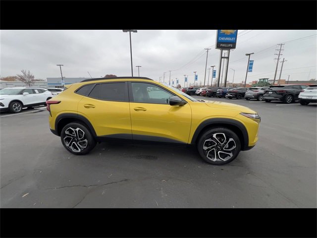 Used 2024 Chevrolet Trax RS w/ Sunroof Package image 9