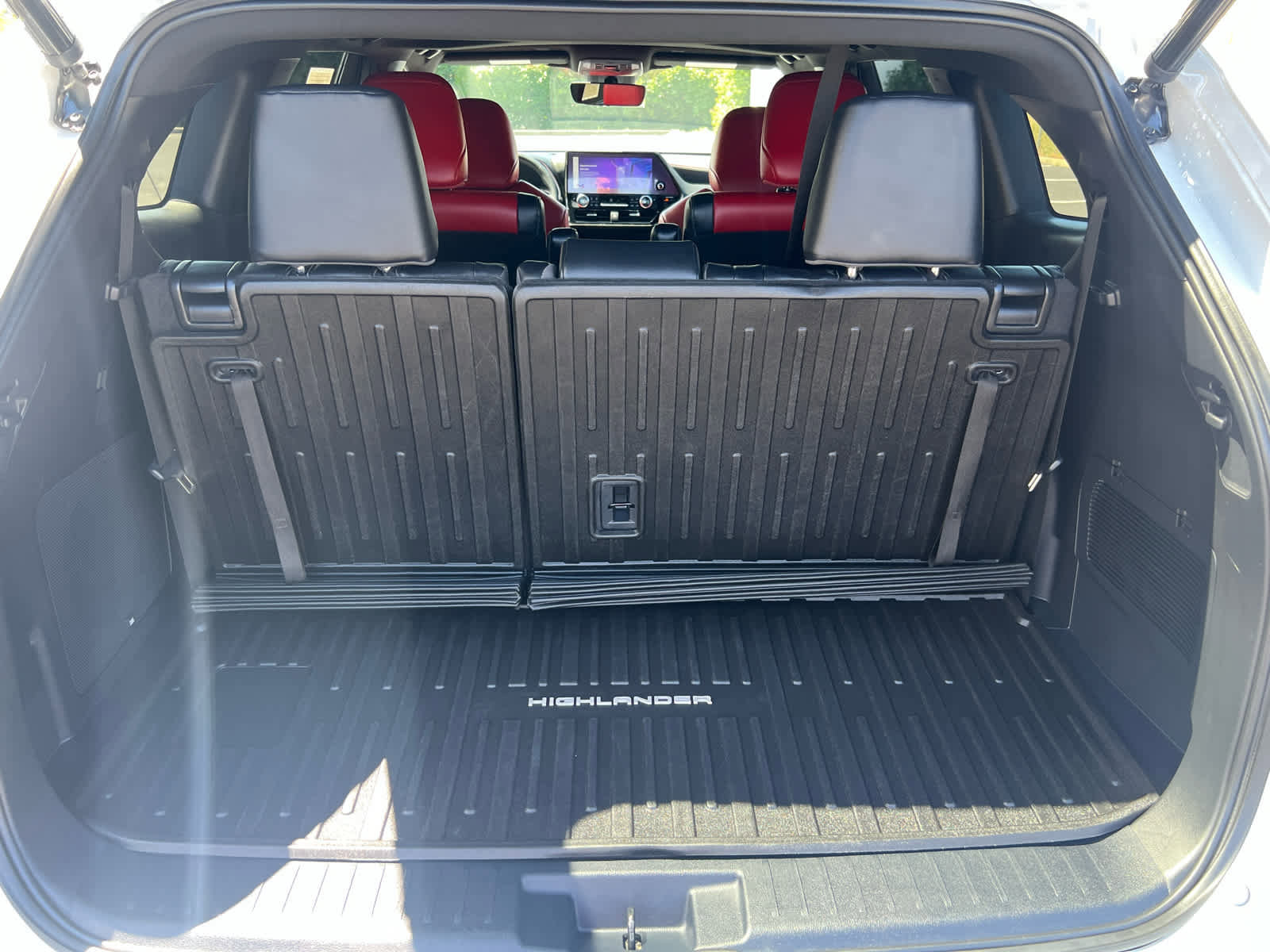 Used 2023 Toyota Highlander XSE FWD image 11