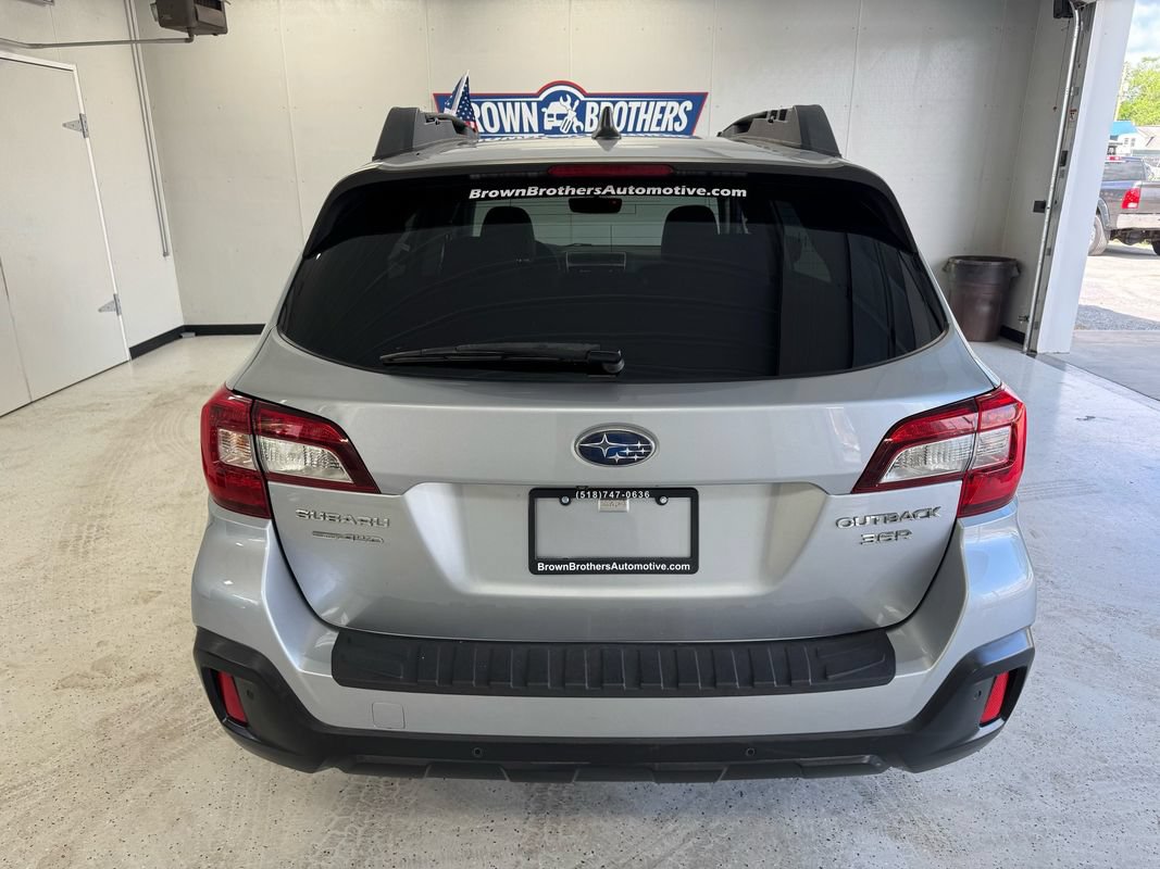 Used 2018 Subaru Outback 3.6R Limited AWD/4WD image 6