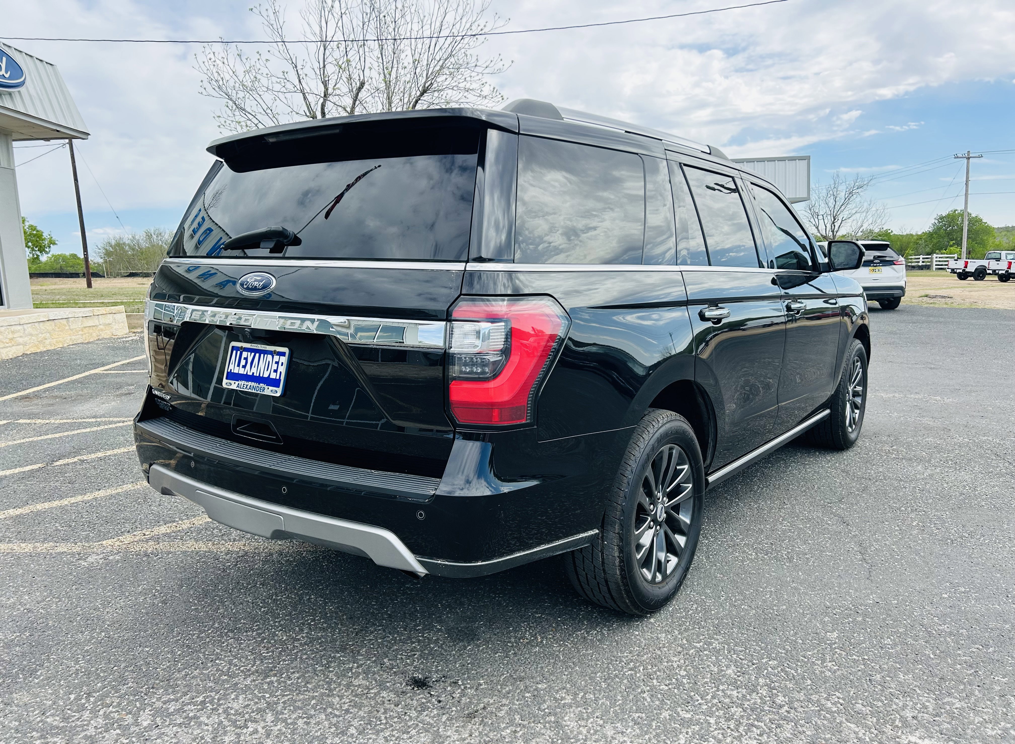 Used 2021 Ford Expedition Limited image 10