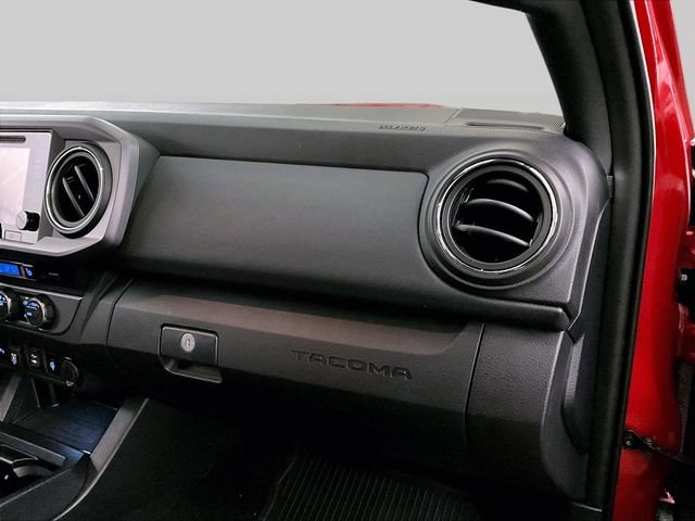 Used 2019 Toyota Tacoma TRD Sport AWD/4WD image 15