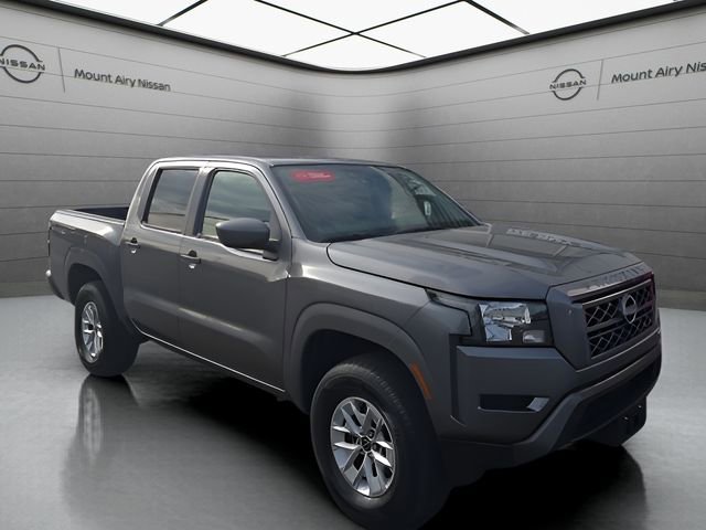 Used 2024 Nissan Frontier SV image 2