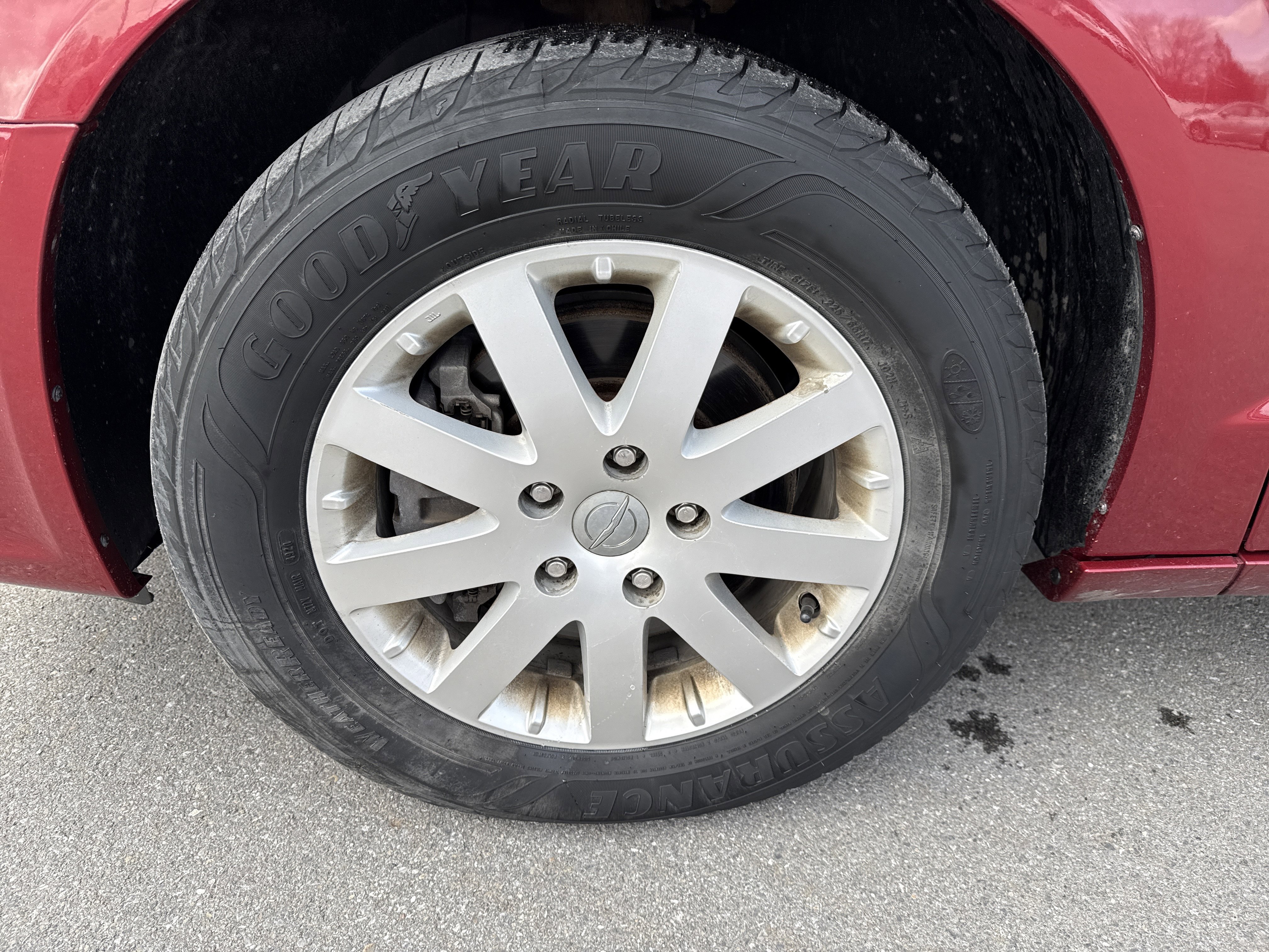 Used 2013 Chrysler Town & Country Touring image 11