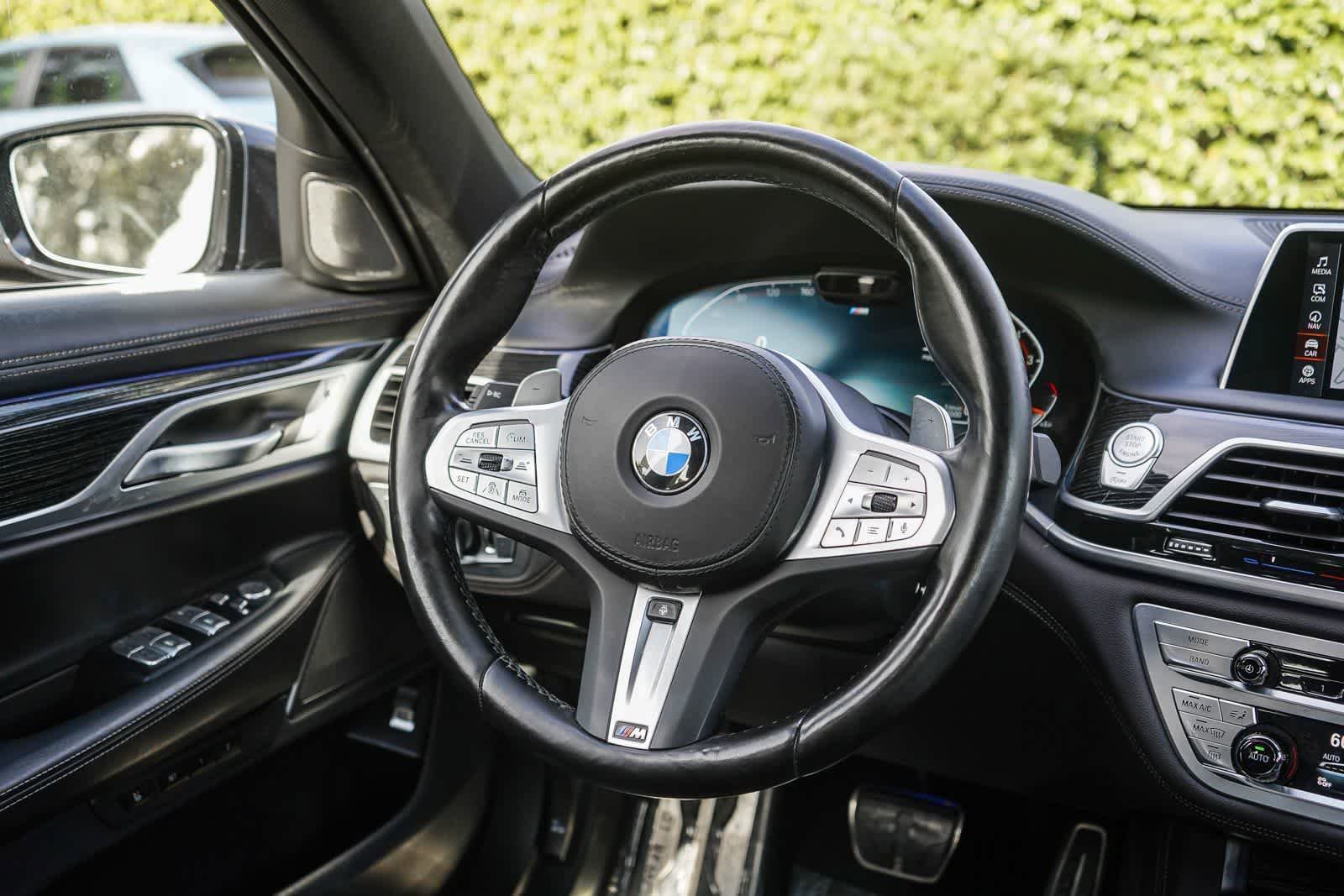Used 2022 BMW 740i w/ M Sport Package RWD image 14