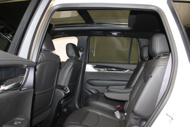 Certified 2024 Cadillac XT6 Premium Luxury w/ Technology Package AWD/4WD image 9