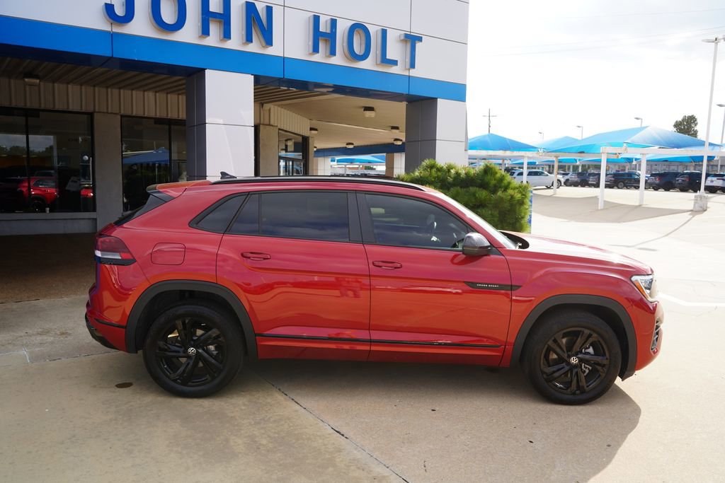 Used 2025 Volkswagen Atlas Cross Sport SEL R-Line image 9