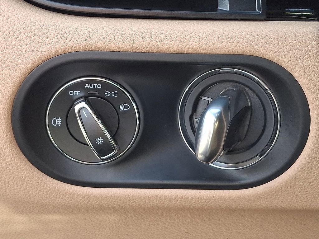 Used 2022 Porsche Macan image 25