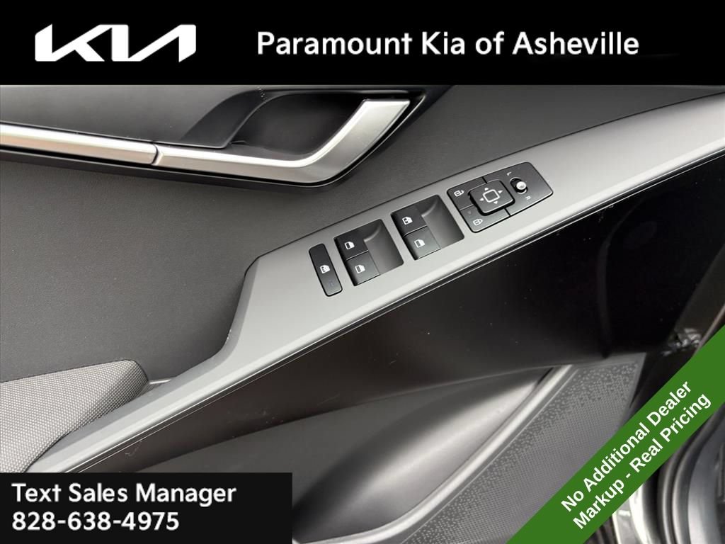 New 2026 Kia Niro LX FWD image 23