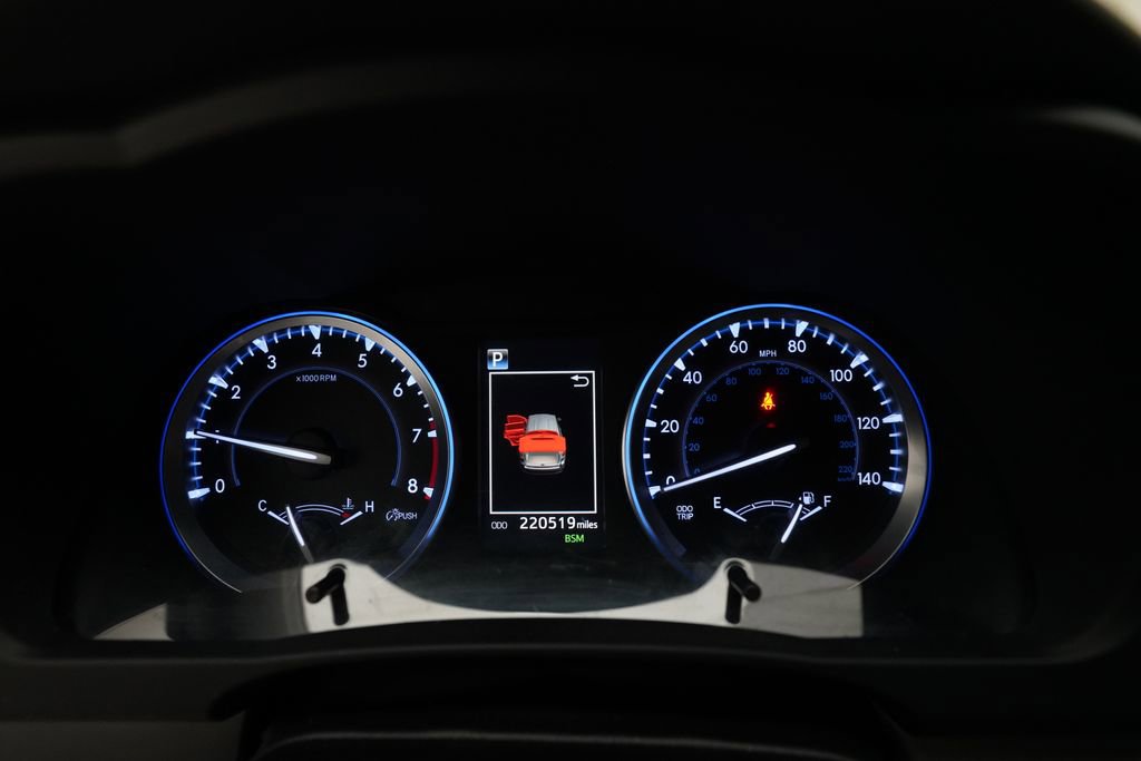 Used 2018 Toyota Highlander Limited Platinum image 2