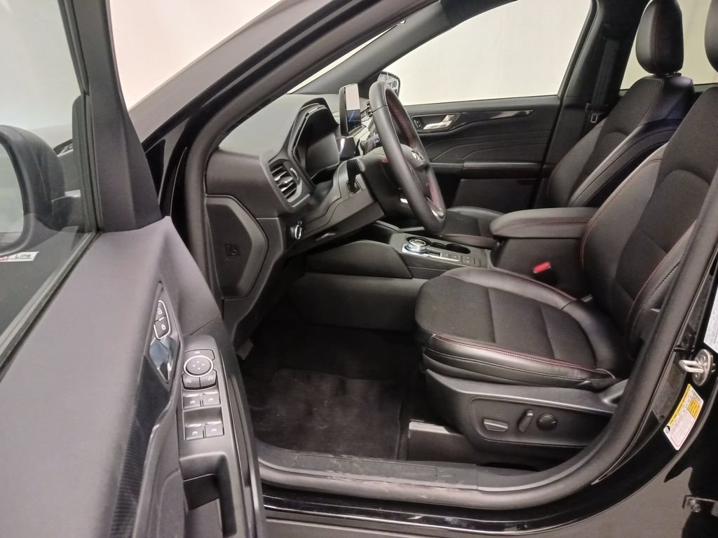 Used 2025 Ford Escape ST-Line AWD/4WD image 14
