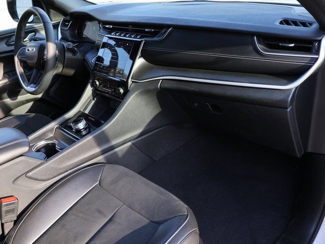 Used 2024 Jeep Grand Cherokee Altitude image 12