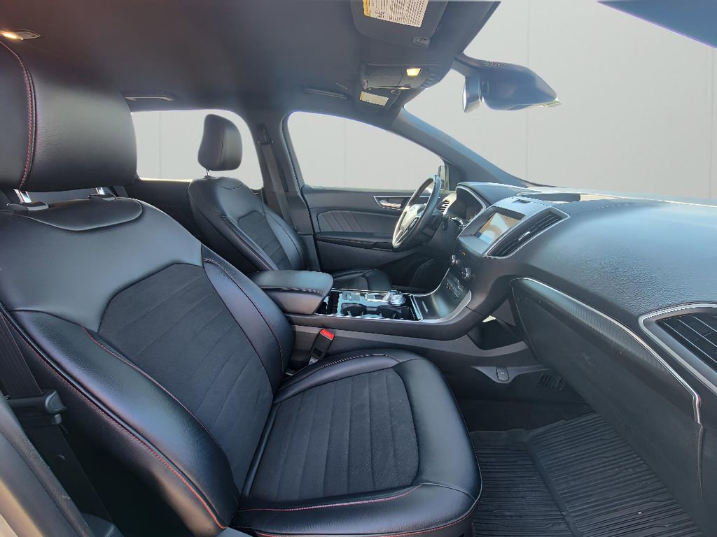 Used 2020 Ford Edge ST-Line w/ Cold Weather Package AWD/4WD image 35