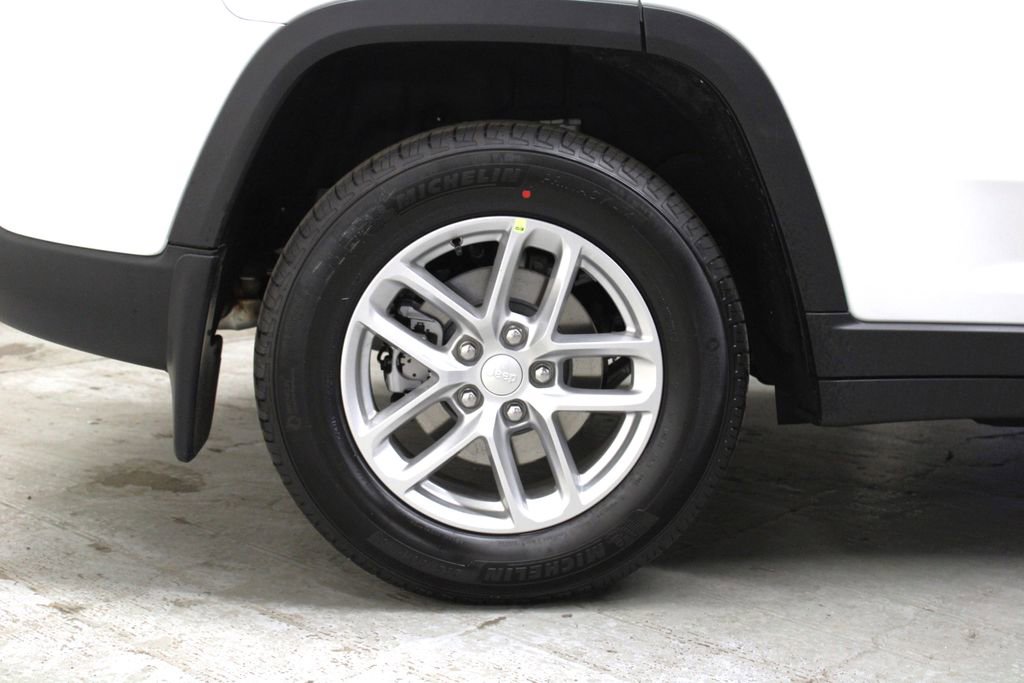 New 2025 Jeep Grand Cherokee Laredo X w/ Luxury Tech Group I image 35