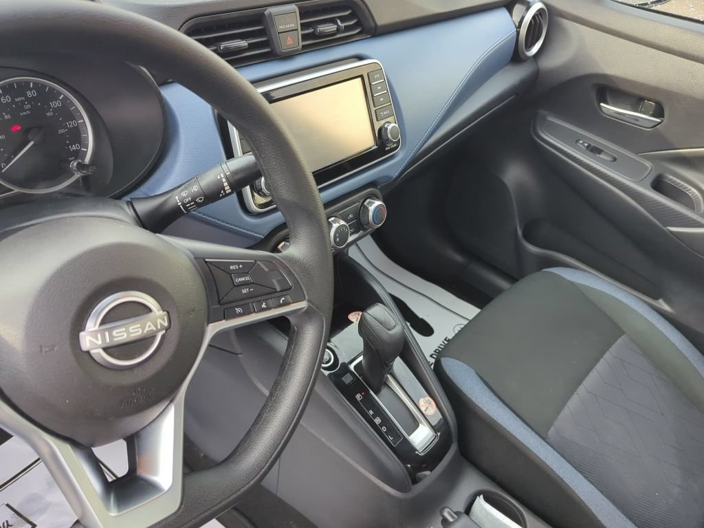Used 2025 Nissan Versa SV FWD image 9