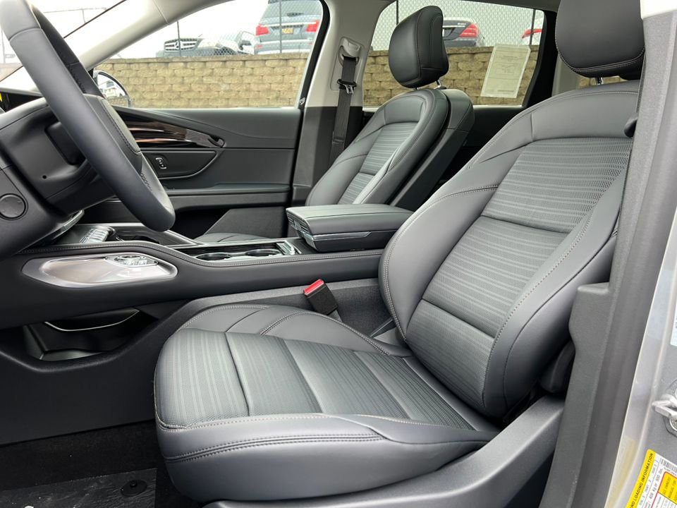 New 2026 Lincoln Nautilus Reserve w/ Jet Appearance Package AWD/4WD image 4