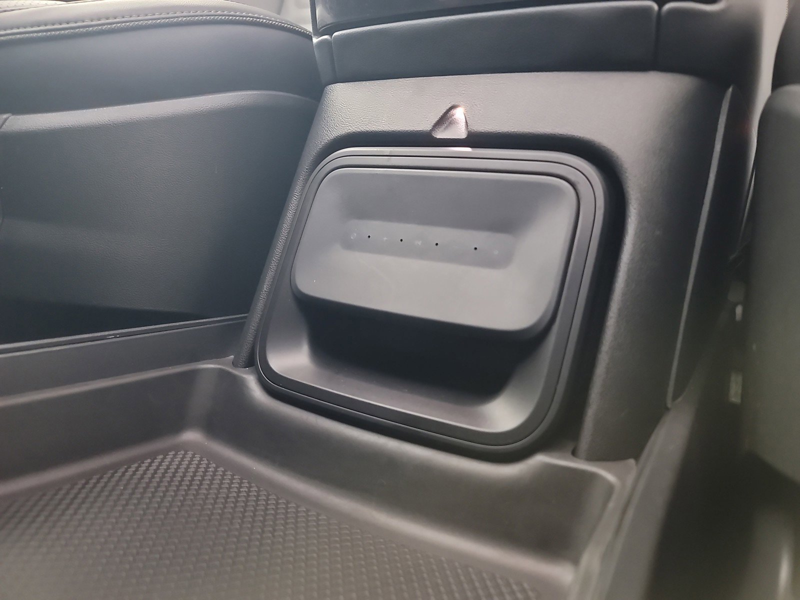 Used 2024 Rivian R1S Adventure AWD/4WD image 33