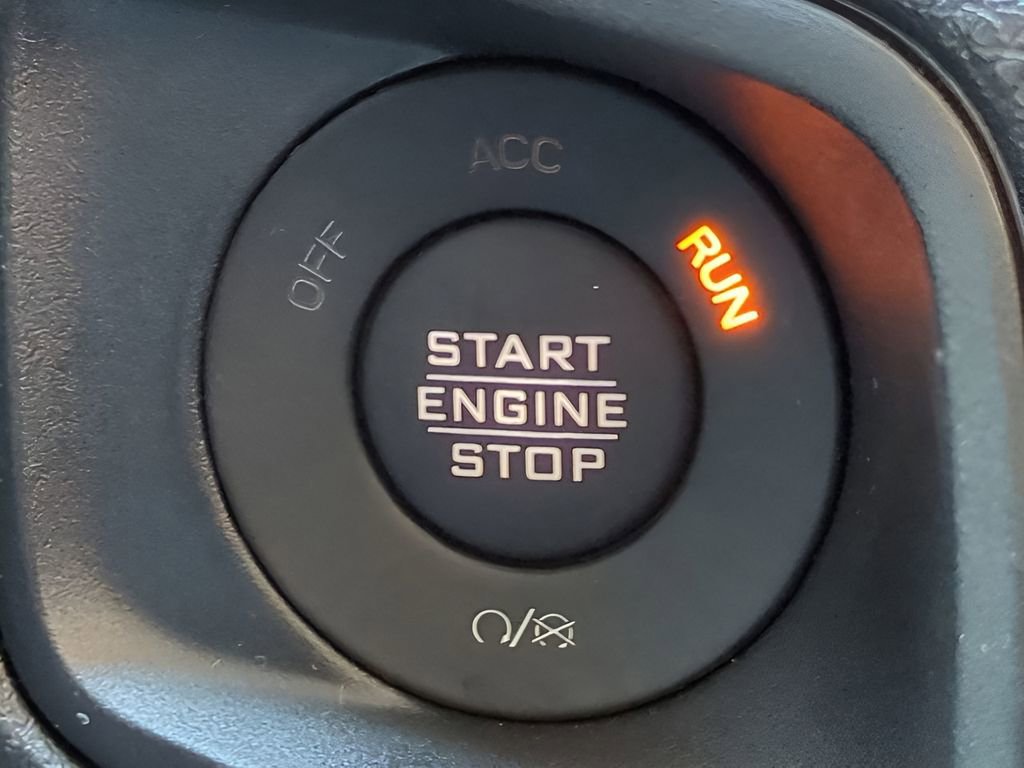 Used 2025 Jeep Wrangler Willys image 27