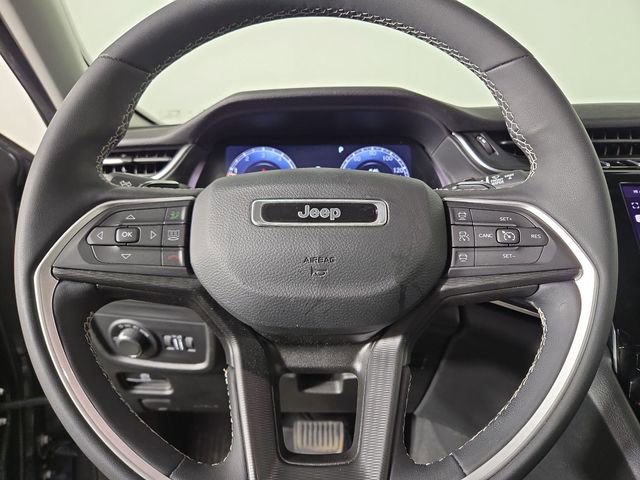 Used 2023 Jeep Grand Cherokee Laredo w/ Luxury Tech Group I image 21