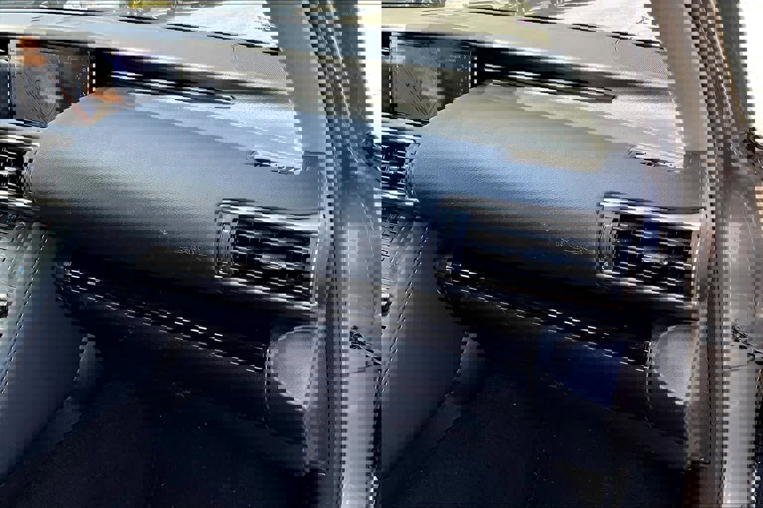 Used 2017 Lexus IS 200t w/ Navigation System Package image 18