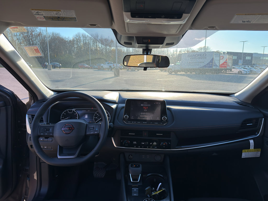 Certified 2025 Nissan Rogue SV image 26