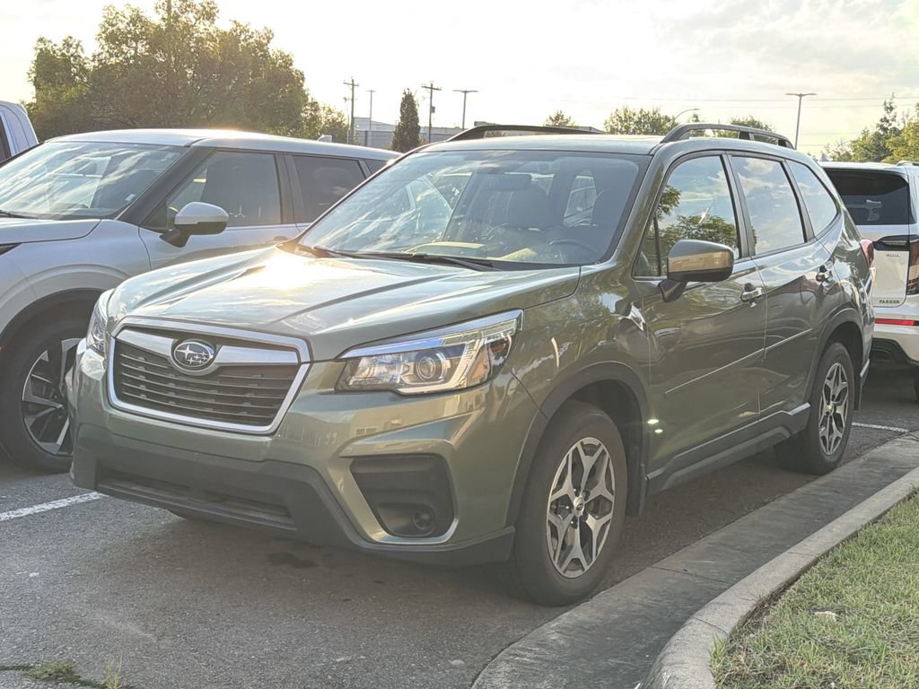 Used 2020 Subaru Forester Premium AWD/4WD image 3