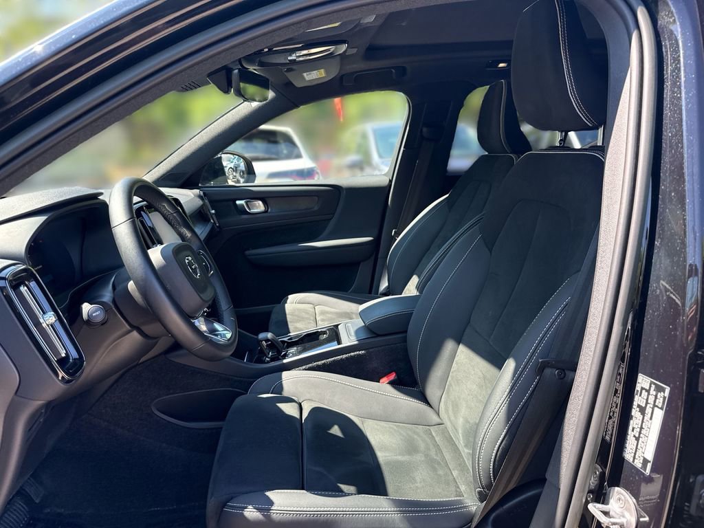 Used 2023 Volvo XC40 Recharge Plus AWD/4WD image 13