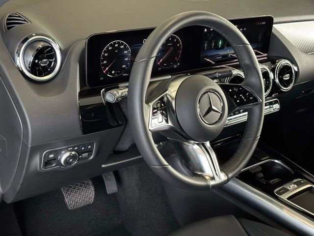 Used 2025 Mercedes-Benz GLA 250 image 11